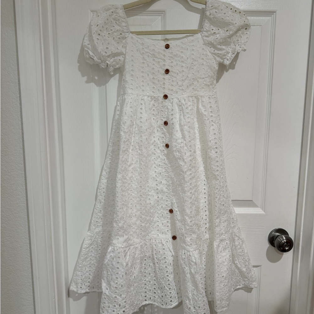 SHEIN White Eyelet Puff Sleeve Kids Dress